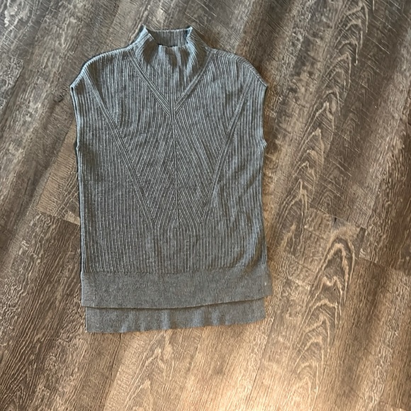 Banana Republic Sweaters - Banana Republic sweater vest